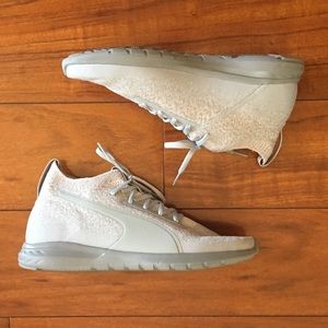 Mens Puma sock lace sneaker Size 9.5